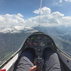 Flugwegposition um 13:09:27: Aufgenommen in der Nähe von Gemeinde Aldrans, Österreich in 2870 Meter